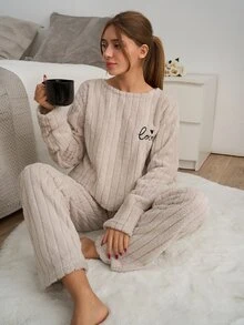 SHEIN قطعتان للنساء من القماش المخملي الناعم والمخطط مع تفاصيل تطريز شعار وياقة مستديرة - بيج - مشاهدة 5