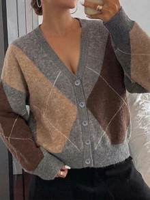 Dazy Plus Plaid Loose Long Sleeve V-Neck Vintage Cardigan Sweater - Khaki - View 3