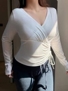 REIGN AVE Elastic Fitted Cinched Waist Short Pullover White Long Sleeve T-Shirt - White - View 5