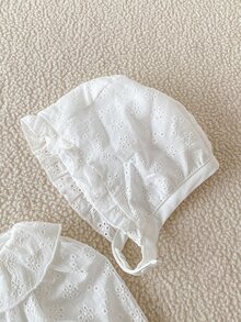 SHEIN 1件新生女嬰休閒可愛森系白色純棉花卉刺繡洋裝，長袖娃娃裙配蕾絲飾邊，附帽子，適合秋冬日常外出 - 白色 - 查看 8