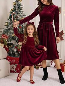SHEIN Young Girls Christmas Dress, Kids Parent-Child Matching Style - Red - View 1