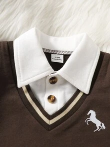 SHEIN 2件組男嬰 Polo 上衣 + 長褲紳士套裝，棕色卡其馬刺繡 V 領長袖翻領常規款，適合婚禮賓客、秋季假期 - 棕色 - 查看 6