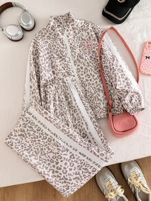 SHEIN 2件組女童條紋拉鍊夾克與刺繡印花蝴蝶結長褲，復古運動風套裝，適合街頭穿搭、運動健身、好友聚會，四季時尚單品 - 彩色 - 查看 1