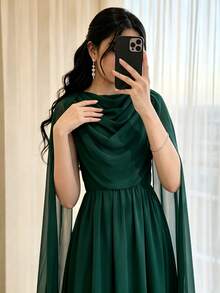 Modelyn Gaun Pesta Elegan Wanita Warna Polos dengan Detail Kerut, Merah Marun - Dark Green - View 7