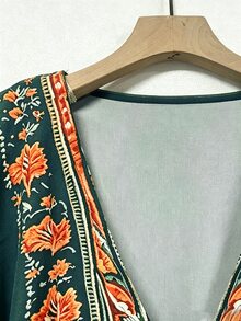 Linhara CURVE 女款波希米亞風數位印花寬鬆休閒V領蝙蝠袖上衣，適合外出與度假 - 墨綠色 - 查看 5