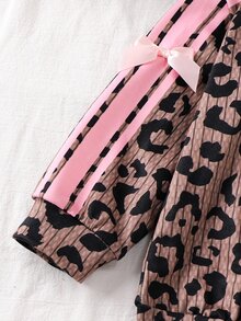 SHEIN 女童豹紋粉色蝴蝶結休閒運動衫與長褲套裝 - 彩色 - 查看 7