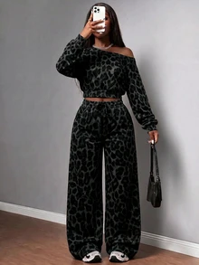 Slaydiva Set Atasan Lengan Panjang Satu Bahu Motif Leopard dan Celana Longgar dengan Tali Serut di Pinggang untuk Wanita - MultiWarna - View 1