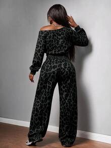 Slaydiva Set Atasan Lengan Panjang Satu Bahu Motif Leopard dan Celana Longgar dengan Tali Serut di Pinggang untuk Wanita - MultiWarna - View 3