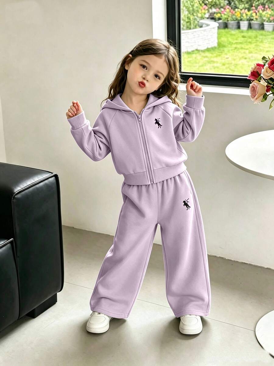 SHEIN ChillGRL Streecool 青少女 2 件套秋季服飾 常規厚度針織休閒百搭連帽拉鍊外套與寬鬆寬腿長褲套裝,附馬術運動圖案印花,適合休閒運動 - 紫色 - 查看 1