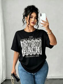 Elenzga 大尺碼女款優雅復古寬鬆短袖夏季蕾絲拼接字母印花T恤 - 黑色 - 查看 1