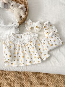 SHEIN 3件組女嬰秋冬雙面法蘭絨加絨加厚新生兒套裝，柔軟毛絨可愛清新碎花時尚優雅，荷葉袖荷葉邊長袖上衣搭配連腳褲與髮帶，3件居家穿著 - 彩色 - 查看 7