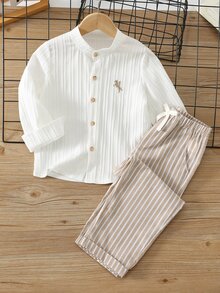 SHEIN 兒童青少年男孩學院風刺繡Logo立領長袖襯衫/長褲套裝 - 白色 - 查看 2