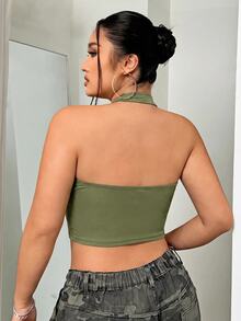 SHEIN ICON 大尺碼修身深V領串珠掛脖背心上衣 - 軍綠色 - 查看 2