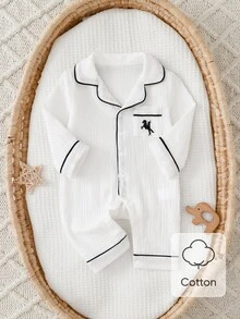 SHEIN 1 Pack Autumn/Winter Newborn Home Jumpsuit Pajamas, Cartoon Knight Embroidery Pattern With Contrast Color Piping, White Cotton Double-Layer Crepe Fabric Soft And Comfortable, Best Gift For Newborns - White - View 4