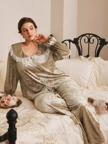 Côtesoire French Elegant Romantic Contrast Color Lace Peter Pan Collar Rhinestone Velvet Ruffle Trim Plus Size Pajama Set - Champagne - View 4