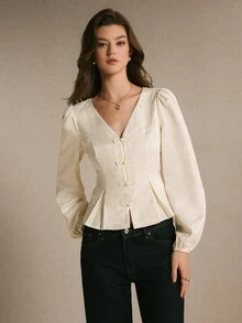 Poéselle 女款秋冬提花梭織純白色襯衫，V領中式盤扣，休閒通勤穿搭，適合約會、聖誕節與新年 - 白色 - 查看 5