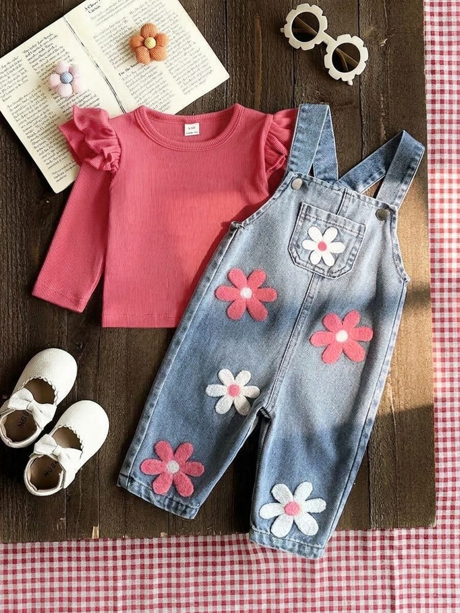 SHEIN Vintaside Kids 2件組幼兒女嬰上衣吊帶連身褲,可愛甜美粉藍花卉拼接,荷葉袖圓領,休閒度假秋季保暖公主風套裝 - 玫紅色 - 查看 1