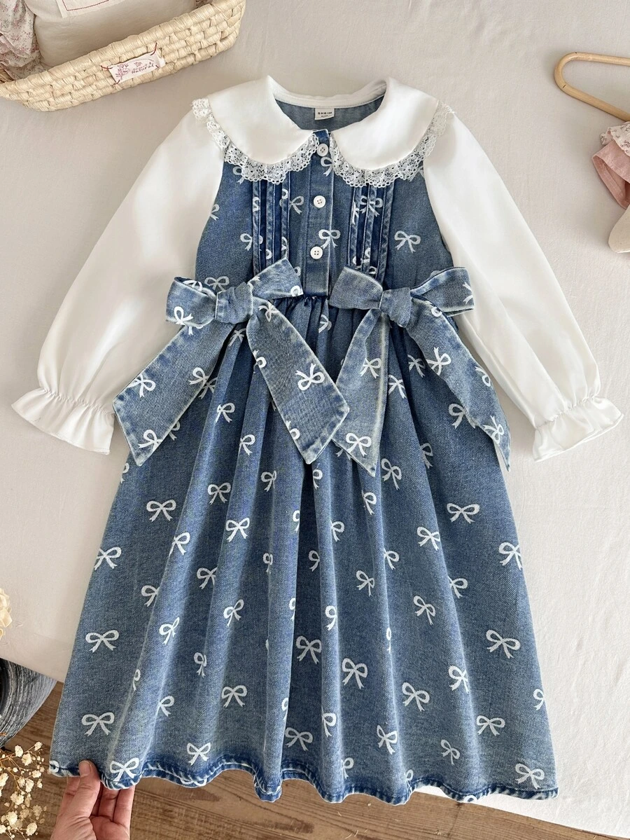 SHEIN Vintaside Kids 女嬰牛仔洋裝 甜美優雅 藍白蝴蝶結印花 蕾絲彼得潘領 長泡泡袖 圓領 生日派對 秋季婚禮賓客 假日穿搭 - 藍色 - 查看 1