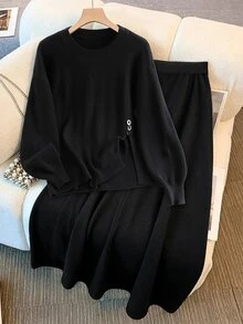 SHEIN LUNE 大尺碼女款純色圓領長袖側開衩下擺針織毛衣與針織裙套裝 - 黑色 - 查看 1