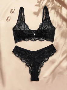 Charlaine French Sexy Lace Petal Patchwork Women's Bra & Panty Set 2pcs - Black - View 1
