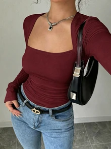 Elenzga 女款白色長袖U領T恤，開衩袖口與抓皺腰部設計 - 酒紅色 - 查看 4