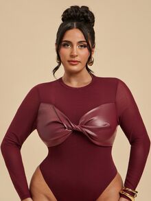 SHEIN BAE CURVE بودي سوت نسائي مقاس كبير من جلد PU وشبك بتصميم مرقع وأكمام طويلة - عنابي اللون - مشاهدة 5
