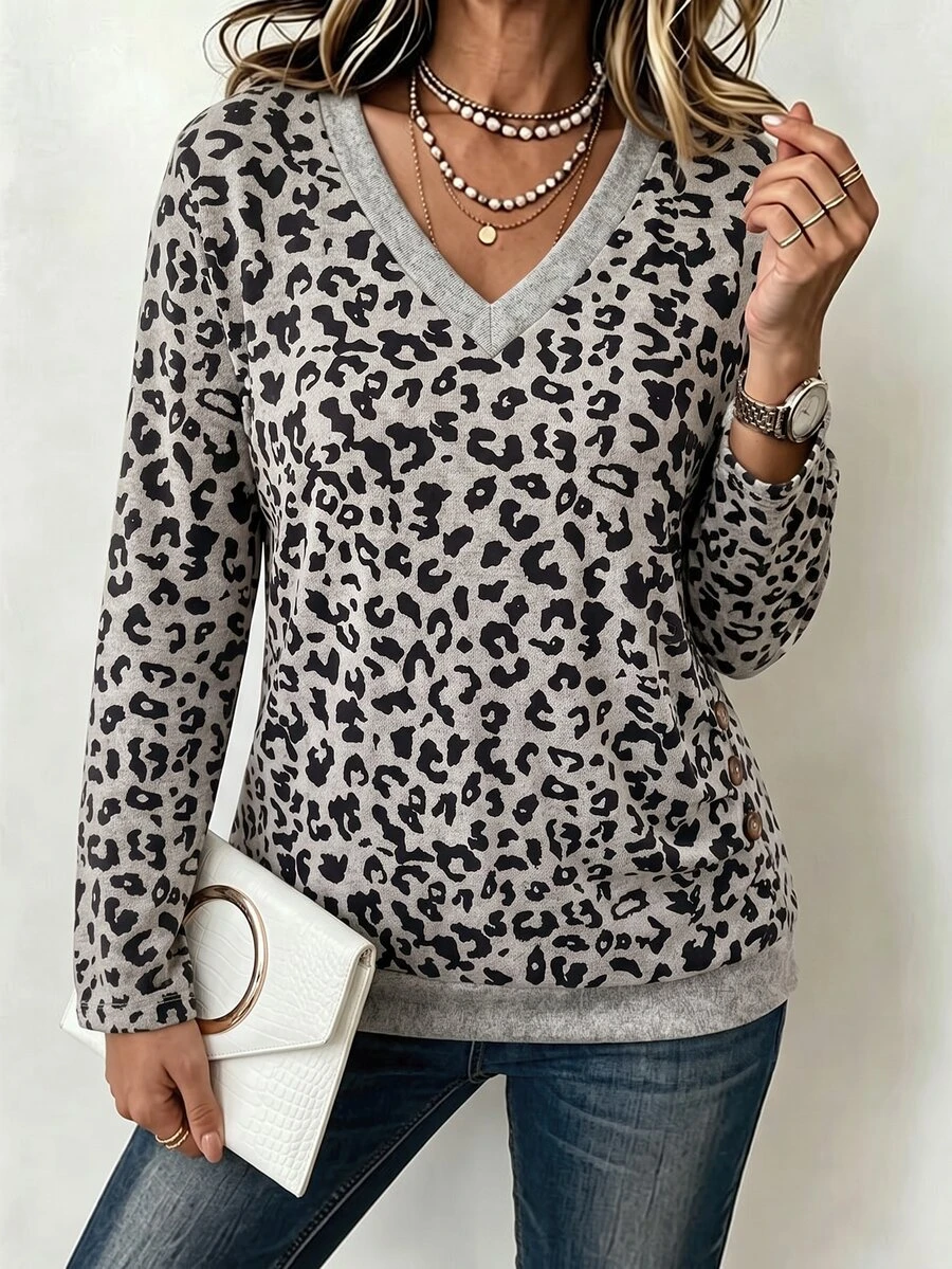 SHEIN Fashion Casual Basic V-Neck Apricot Base Black Leopard Print Side Hem Gathered Button Design T-Shirt - Multicolor - View 1
