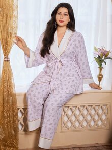 Serenescape Vacation Style Vintage Ditsy Floral Lapel Tie Front Plus Size Pajama Set - Baby Pink - View 4