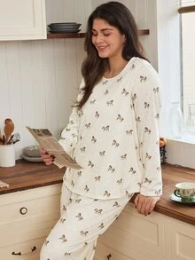 Doze Lane طقم بيجامة نسائي مقاس كبير كاجوال بطبعة شاملة وأكمام طويلة وبنطال طويل - لون مشمشي - مشاهدة 3