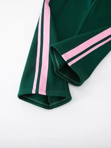SHEIN 女童休閒兩件套，紐約字母印花立領運動衫與短褲，保暖校園穿搭，適合日常穿著、上學、通勤、外出、散步、購物、旅行，可搭配夾克、背心、棉襖 - 墨綠色 - 查看 6