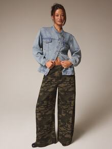 Athîral Denim Women's Casual Street Style Asymmetric Button Collar Denim Jacket, Autumn/Winter, Streetwear - Blue - View 2