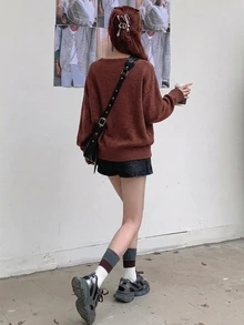 Livesso 女款純色寬鬆版型長袖V領針織毛衣 - 咖啡棕 - 查看 5