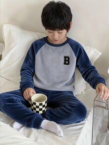 SHEIN 2件組兒童青少年男孩可愛百搭休閒拼色毛絨長袖家居服套裝，適合秋冬，睡衣居家休閒穿著 - 寶藍色 - 查看 6