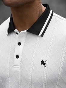 Manfinity CasualCool 男士白色提花針織 Polo 衫，標準版型對比領刺繡短袖 Polo 衫，學院風休閒商務休閒男士日常辦公上衣 - 白色 - 查看 4