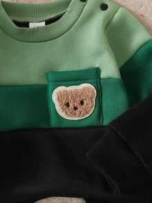 SHEIN 3件組新生兒幼兒男童運動衫慢跑褲套裝，可愛學院風綠色熊貼布口袋拼色長袖圓領秋季派對針織衫羅紋 - 綠色 - 查看 6