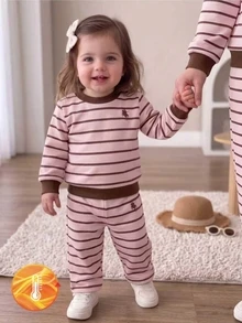 SHEIN Playful Pals 2件組幼女運動衫長褲套裝，甜美優雅粉色與棕色條紋刺繡，長袖圓領，休閒戶外秋季連身衣毛衣 - 棕色 - 查看 4