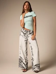 Athîral Denim 女款街頭風斑馬紋鈕扣口袋牛仔長褲 - 灰色 - 查看 5