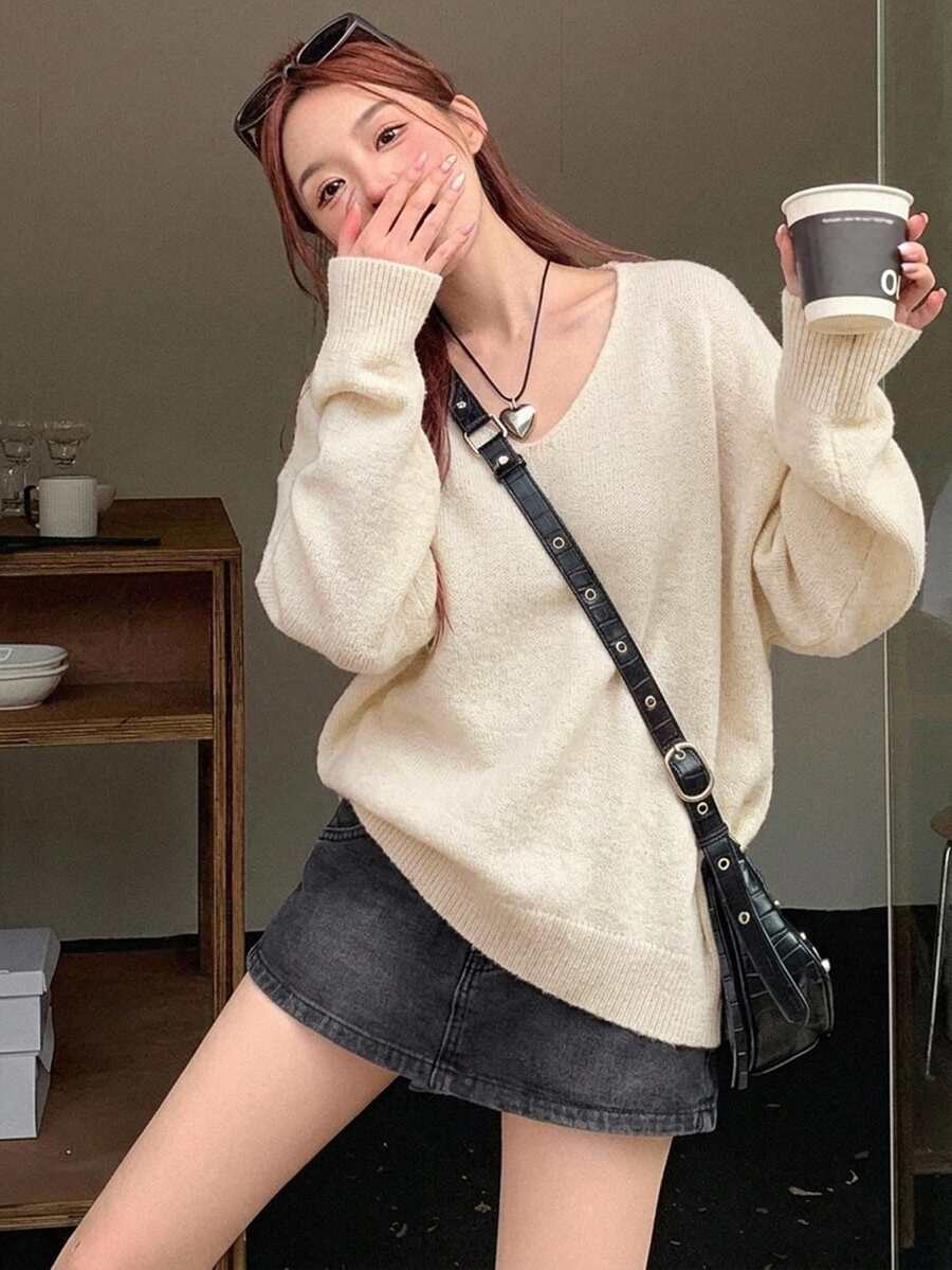 Livesso Solid Color Loose Fit Long Sleeve V-Neck Women's Sweater - White - View 1