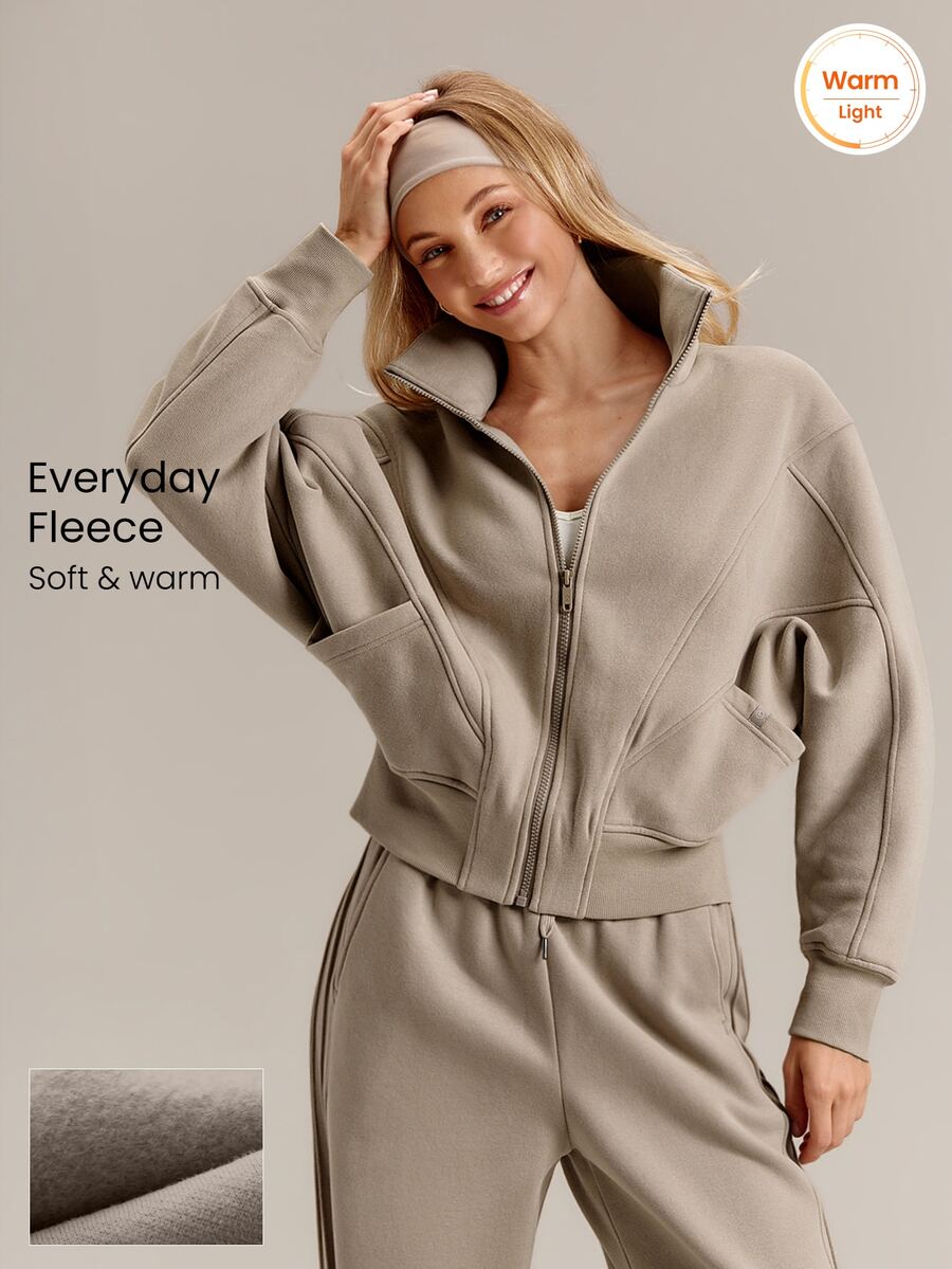 GLOWMODE Everyday Fleece Warmth Whisperer 柔軟保暖輕量夾克,前後縫線設計、口袋、蝙蝠袖、高領、全開襟拉鍊,休閒款 - 卡其色 - 查看 1