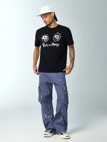 Rick and Morty X SHEIN تي شيرت كاجوال بياقة دائرية وأكمام قصيرة للرجال - الأسود - مشاهدة 5