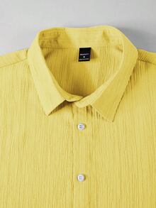 MENRIVO 男士休閒純色素面短袖領口襯衫，適合外出穿著 - 鵝黃色 - 查看 5