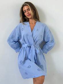 DAZY رداء كارديجان نسائي قصير من قماش منسوج بنقشة زهرية مع تصميم أمامي غير متماثل - الأزرق - مشاهدة 8