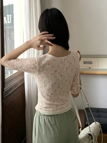 INAWLY 女款花卉蕾絲短袖T恤 夏季新款獨特美觀短版上衣 隨機圖案 - 杏色 - 查看 3