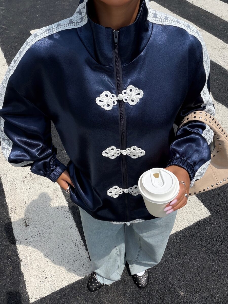 Muchica 女款新款皇家藍緞面緞帶拼接青蛙鈕扣設計寬鬆夾克 - 寶藍色 - 查看 1