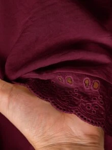 CosyJoli 大尺碼女款 V 領對比蕾絲綁帶後背長袖寬鬆襯衫 秋季早午餐約會之夜 巧克力棕色 優雅 80 年代秋季風 - 酒紅色 - 查看 8