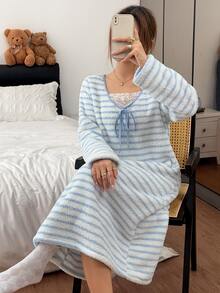 Napfluff Cute Striped Plush Watermark Print Contrast Trim V-Neck Long Sleeve Women's Loungewear Dress - Blue - View 6