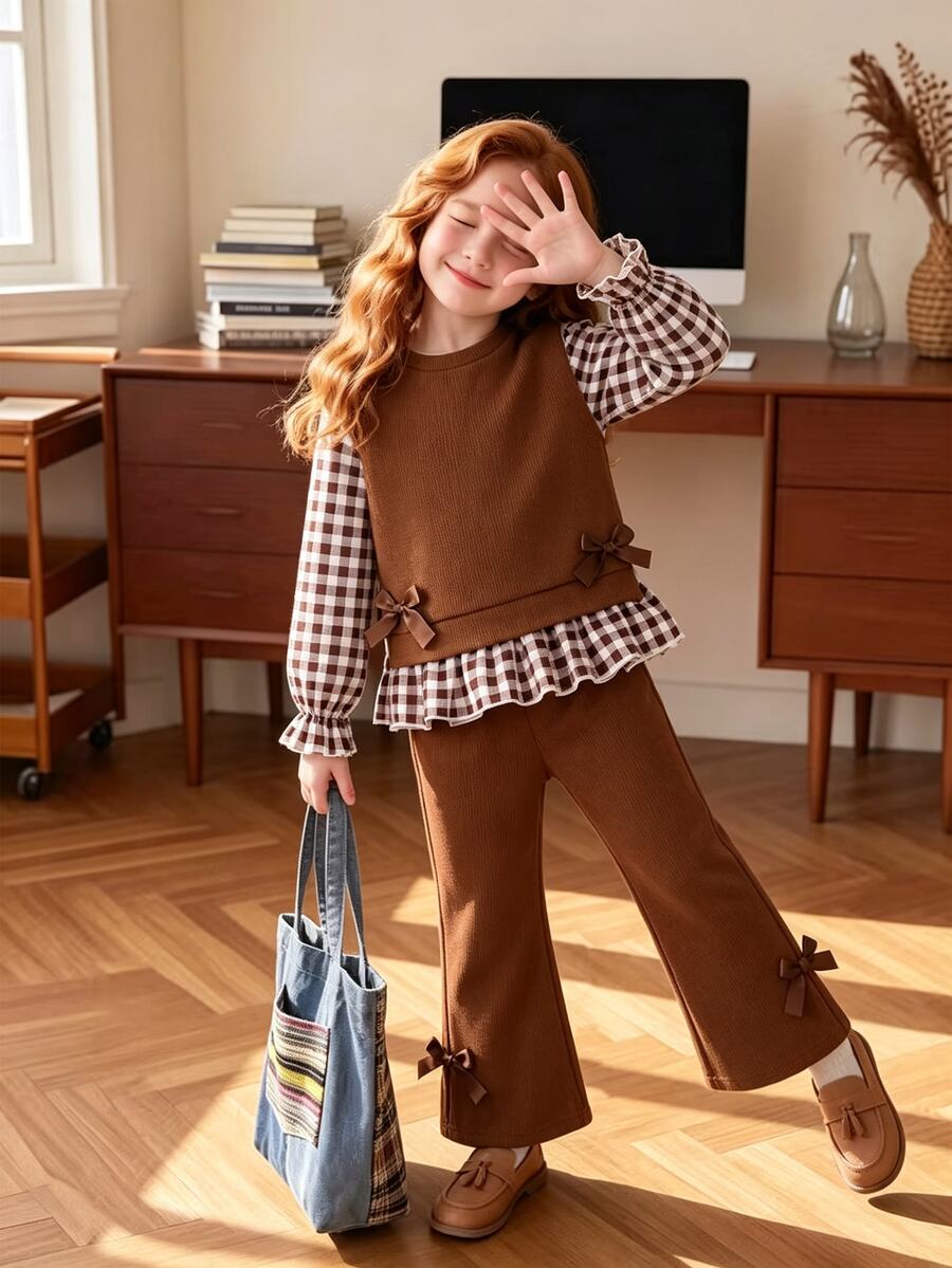 SHEIN Playful Pals 女童格紋 2 合 1 假背心長袖上衣與蝴蝶結喇叭褲套裝,休閒秋季街頭風 2 件套穿搭 - 棕色 - 查看 1