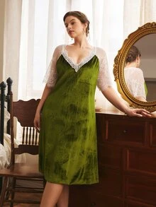 Côtesoire Plus Size Women French Romantic Palace Style Velvet Contrast Color Lace Loose Nightgown - Olive Green - View 3