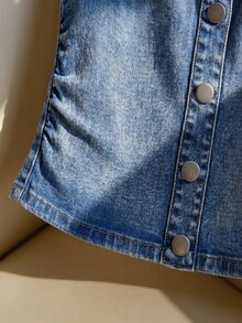 Balvessa Atasan Denim Tanpa Lengan Kasual Berlipit dengan Desain Kancing Leher V untuk Wanita Ukuran Plus - Krem - View 5