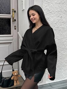 SHEIN 少女黑色V領繫帶中長款厚羊毛披風大衣（法式風），百搭單品，適合休閒街頭穿搭與各種場合，開學季、萬聖節、聖誕節必備，秋冬必穿造型 - 米色 - 查看 1